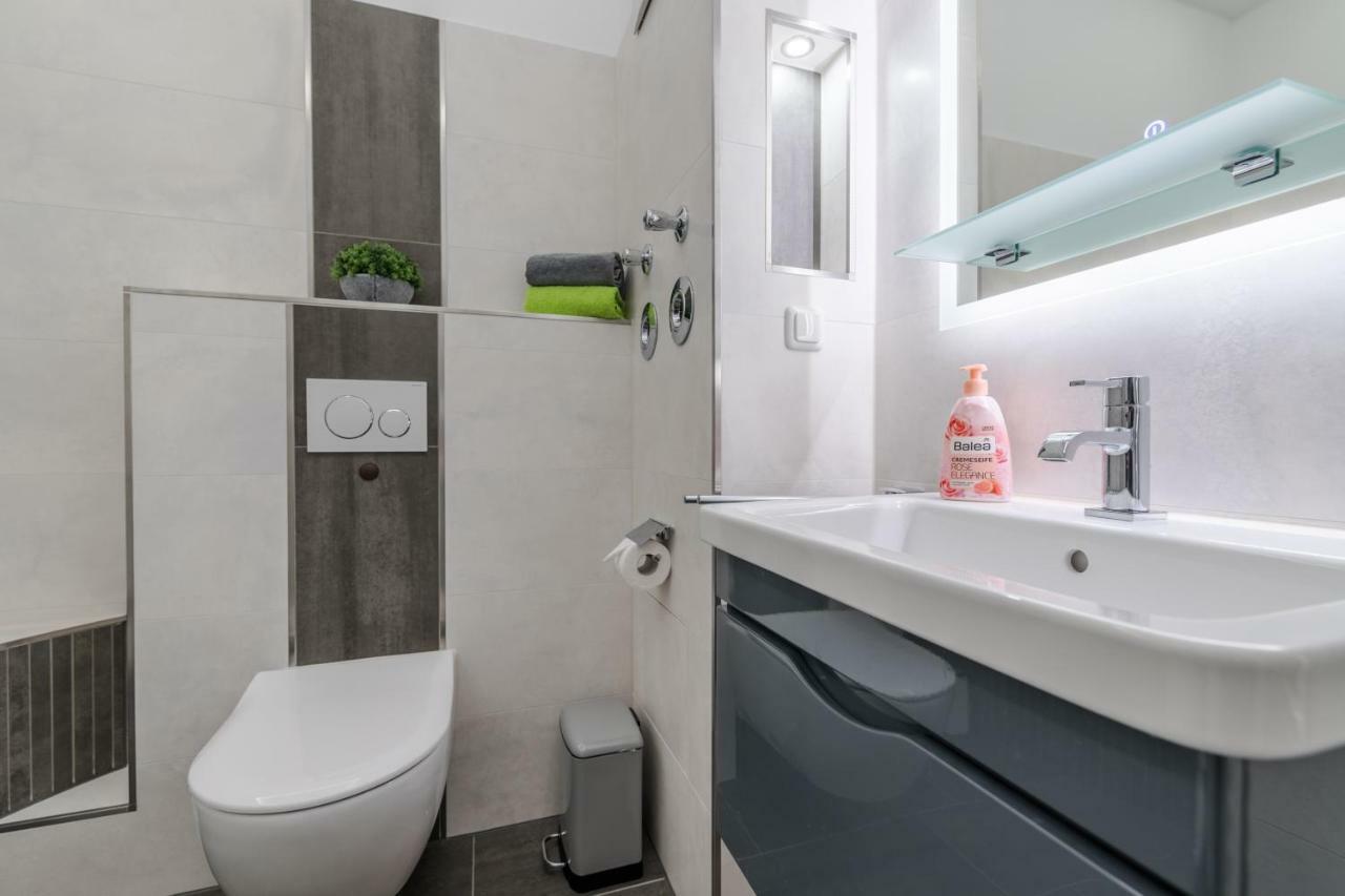 Apartment Media