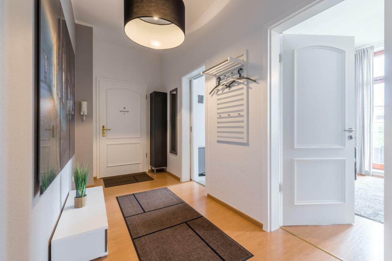 Media Apartment *