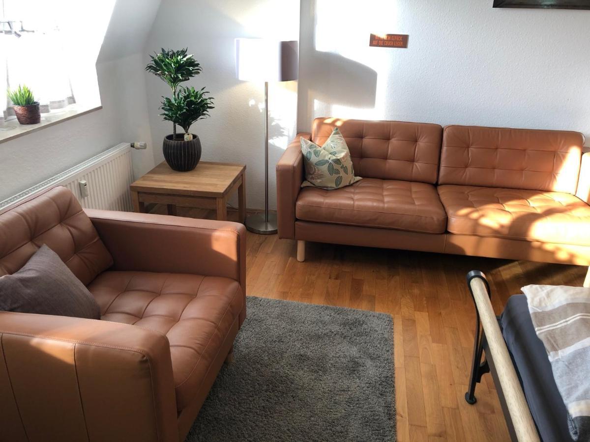 Apartment Media *