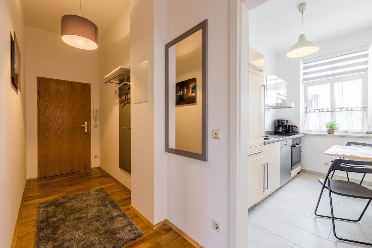 Apartment Media *